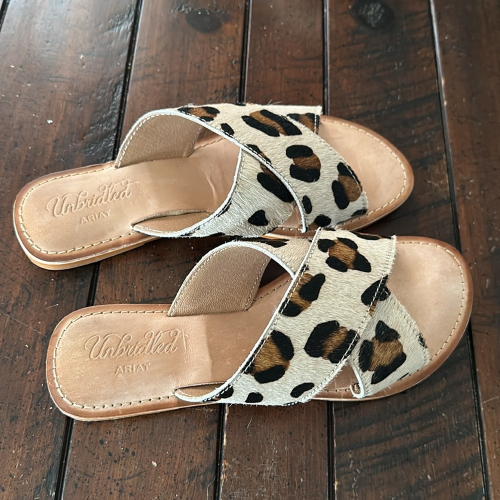 Unbridled ARiat sandals - Picture 2 of 6